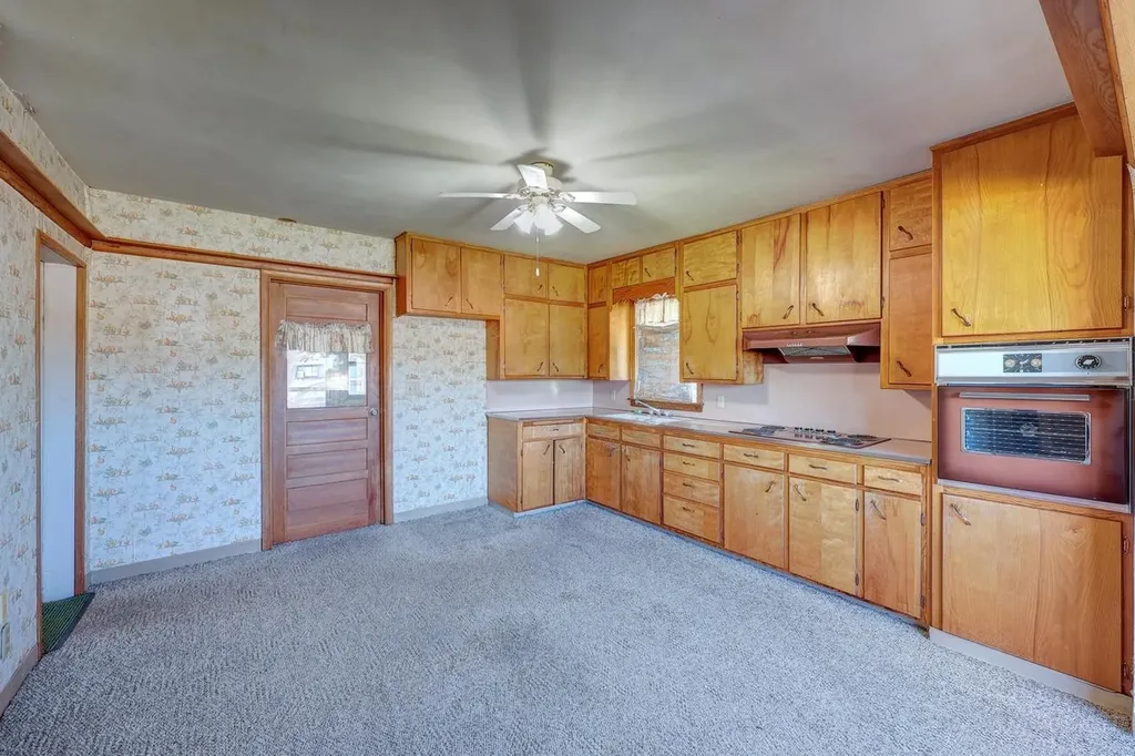121 W 33rd Avenue Winfield KS 67156