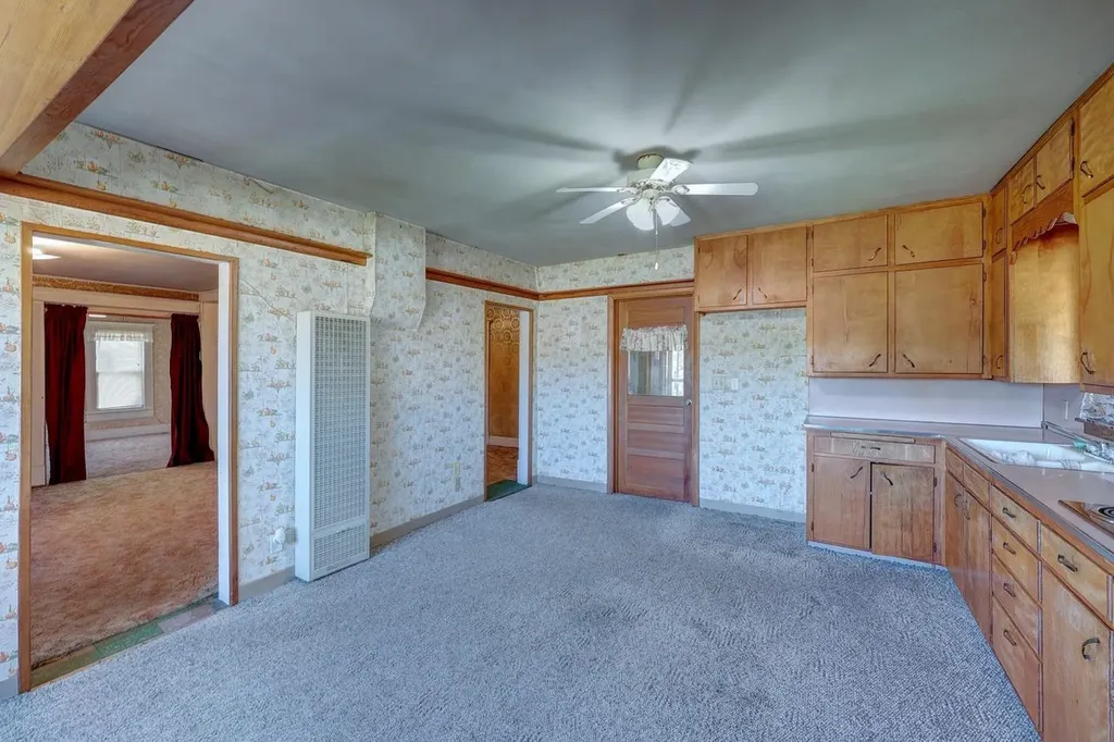 121 W 33rd Avenue Winfield KS 67156