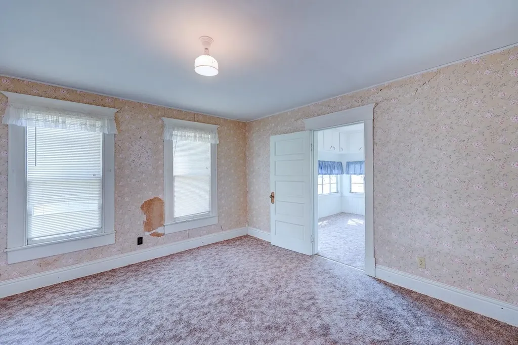 121 W 33rd Avenue Winfield KS 67156
