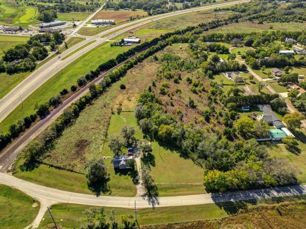 121 W 33rd Avenue Winfield KS 67156