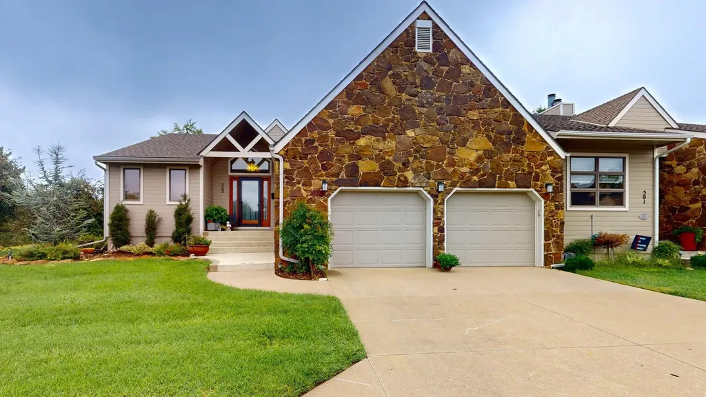 909 N Maize Road Wichita KS 67212