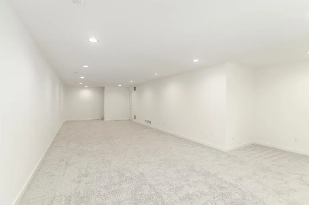 5346 Pinecrest Court N Bel Aire KS 67220