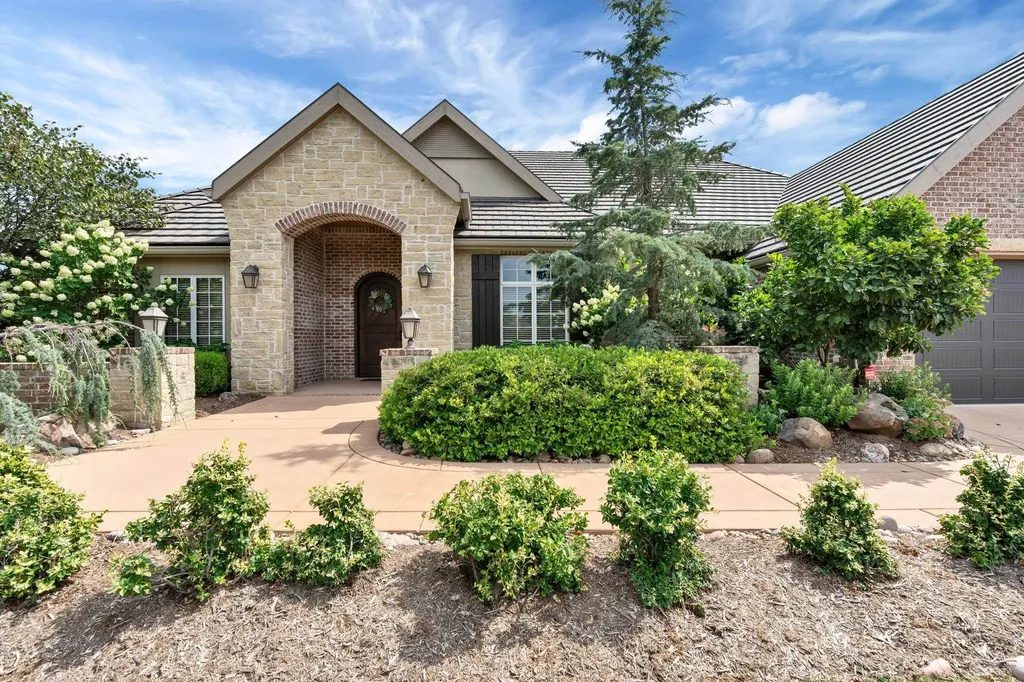10721 E Genova Wichita KS 67206