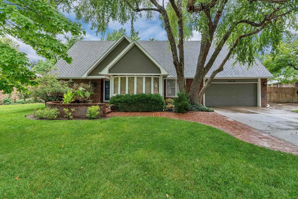 10238 W Alamo Court Wichita KS 67212
