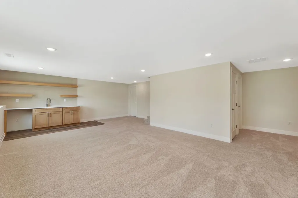 141 E Poplar Circle Goddard KS 67052