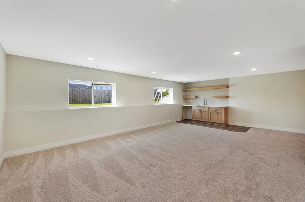 141 E Poplar Circle Goddard KS 67052