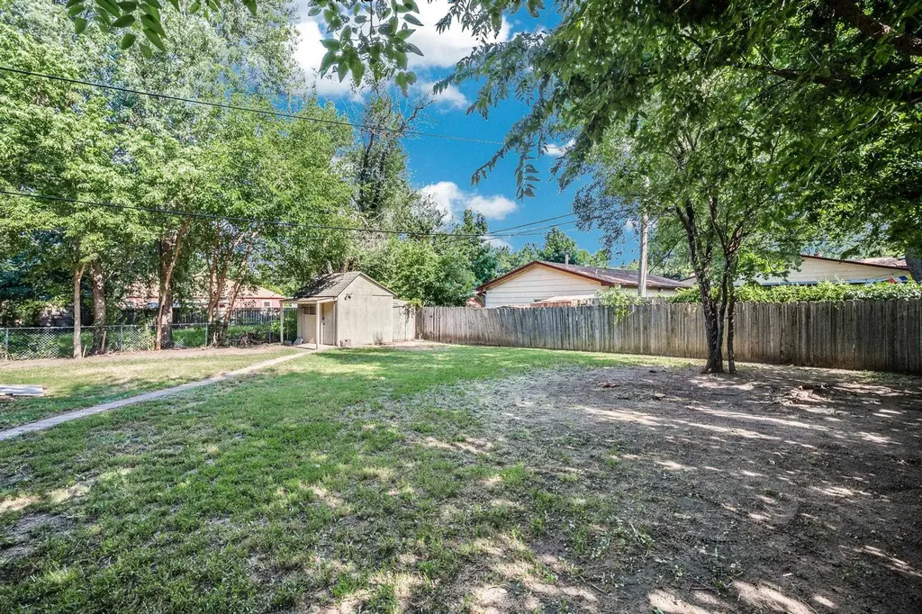 1903 E Bayley Street Wichita KS 67211