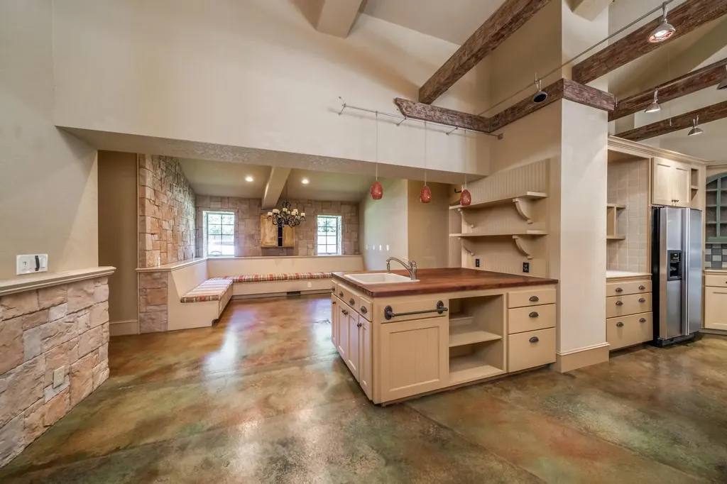 7610 W 45th Street N Maize KS 67101