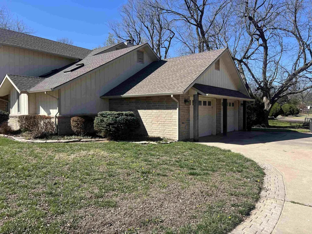 2305 N Squirrel Run Arkansas City KS 67005