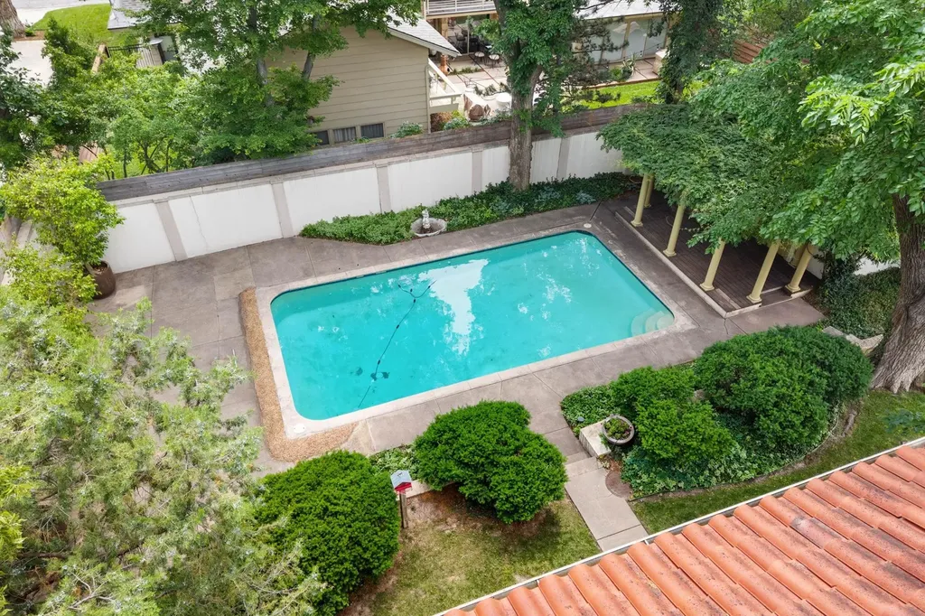 334 N Crestway Wichita KS 67208