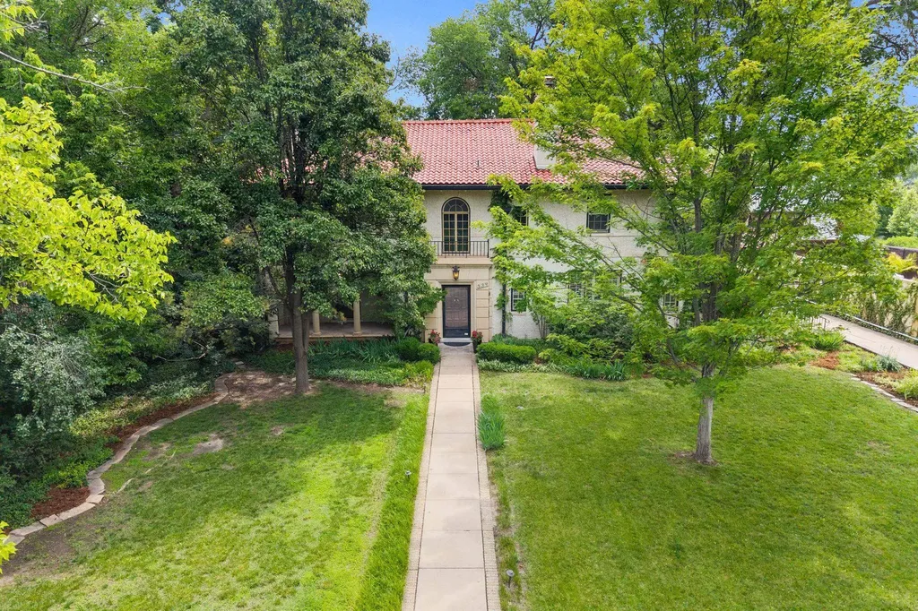 334 N Crestway Wichita KS 67208