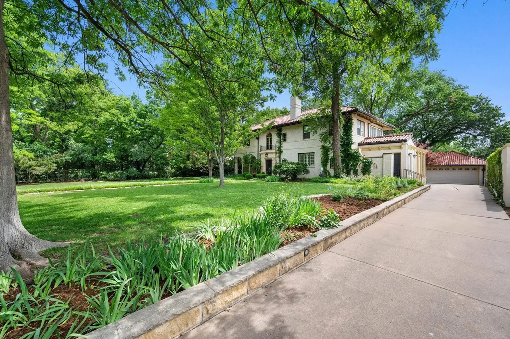 334 N Crestway Wichita KS 67208