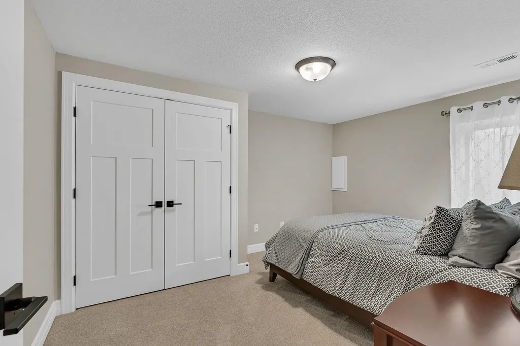 1611 N Shadow Rock Drive Andover KS 67002