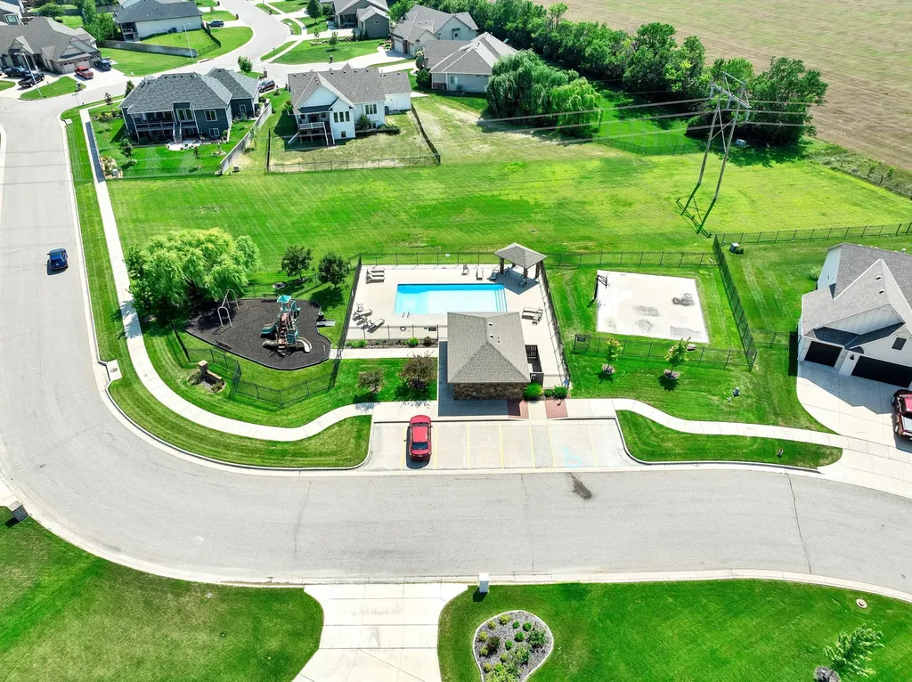 1611 N Shadow Rock Drive Andover KS 67002