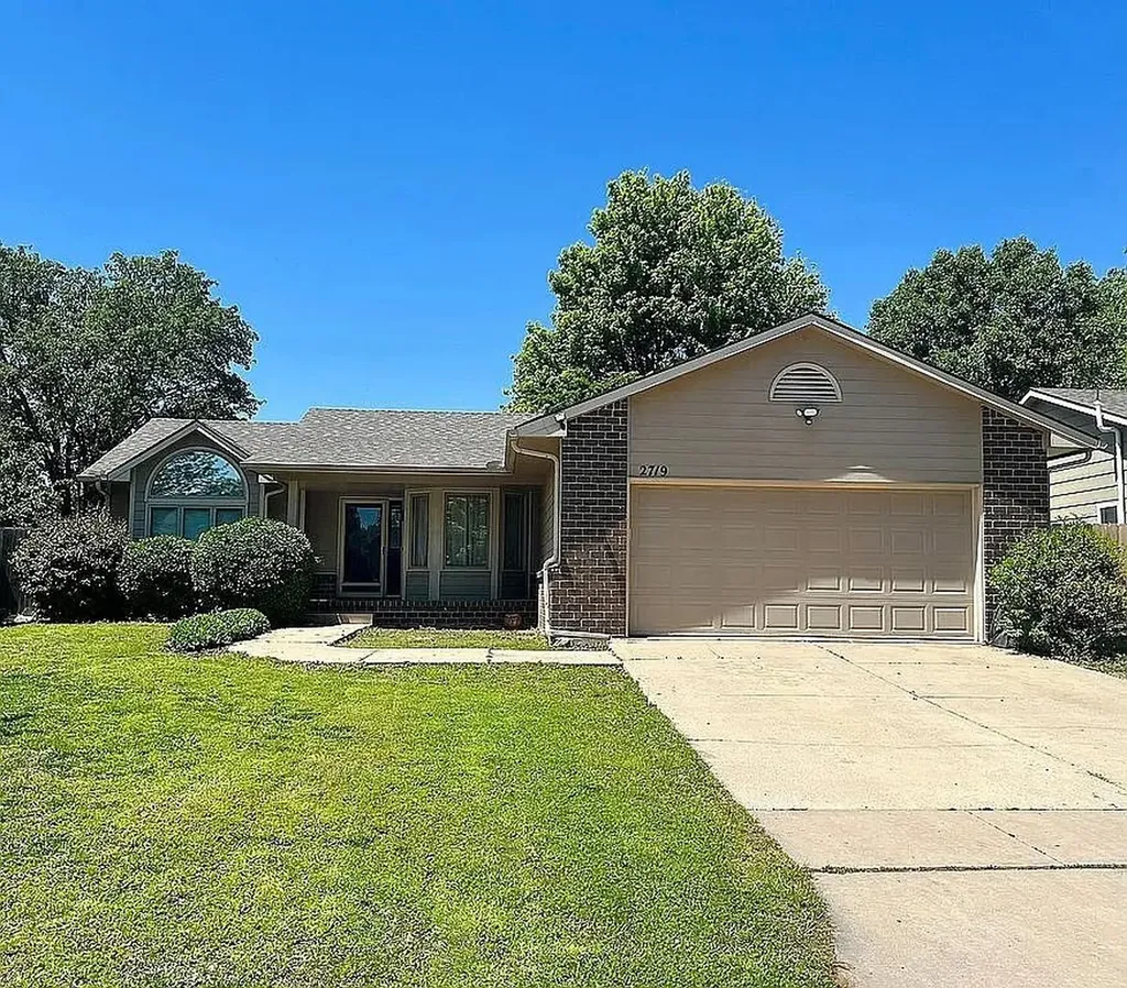 2719 S Yellowstone Street Wichita KS 67215