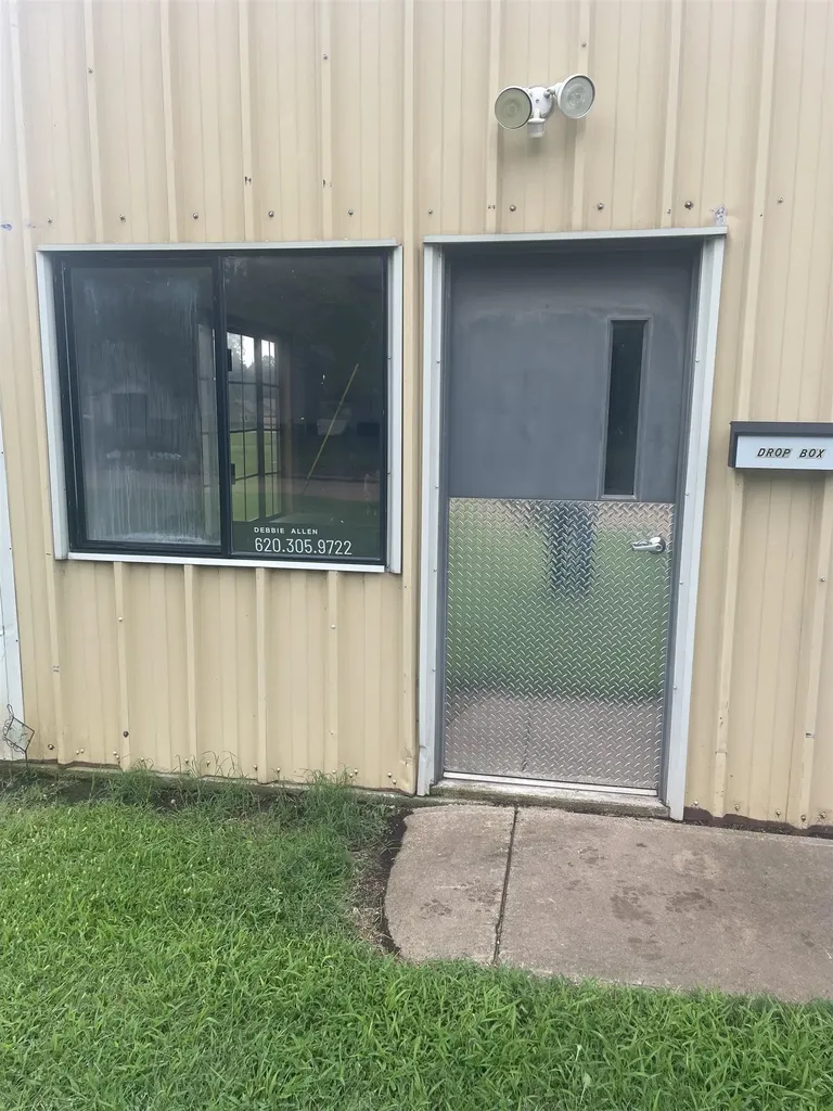 903 E 8th Street Harper KS 67058