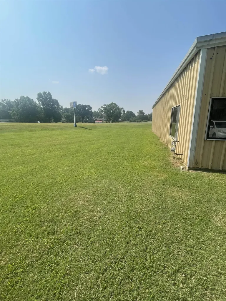 903 E 8th Street Harper KS 67058