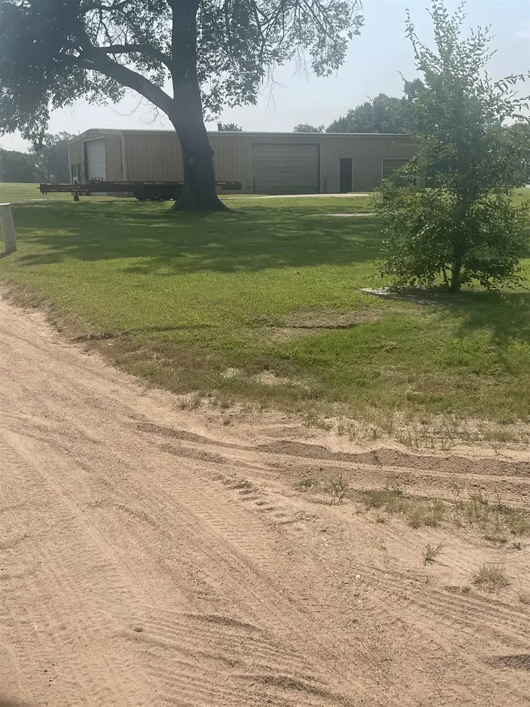 903 E 8th Street Harper KS 67058