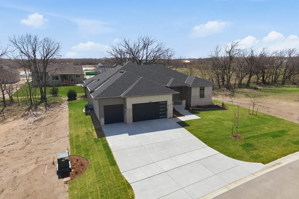 8263 W Mossy Stone Maize KS 67101