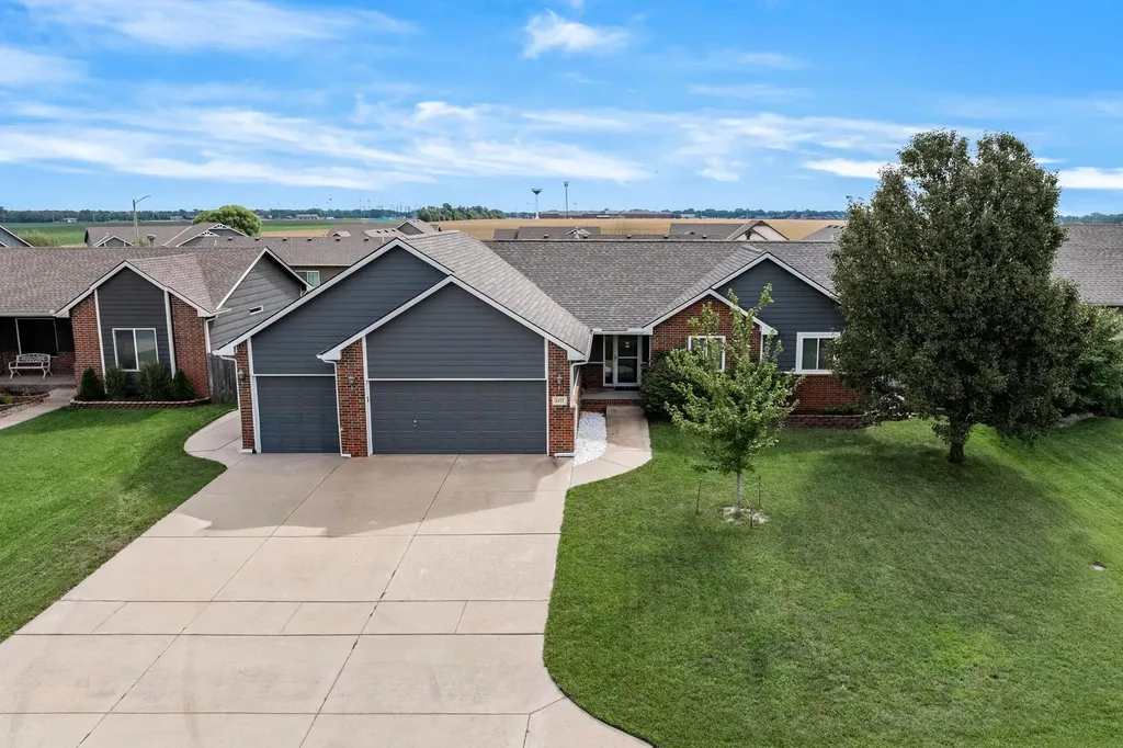 2457 E Dory Court Goddard KS 67052-8538
