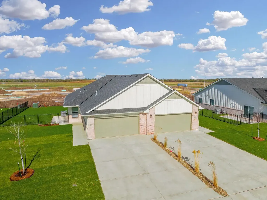 2436 S Pronghorn Street Goddard KS 67052