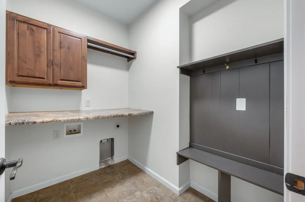 9002 E 87th Street S Derby KS 67037
