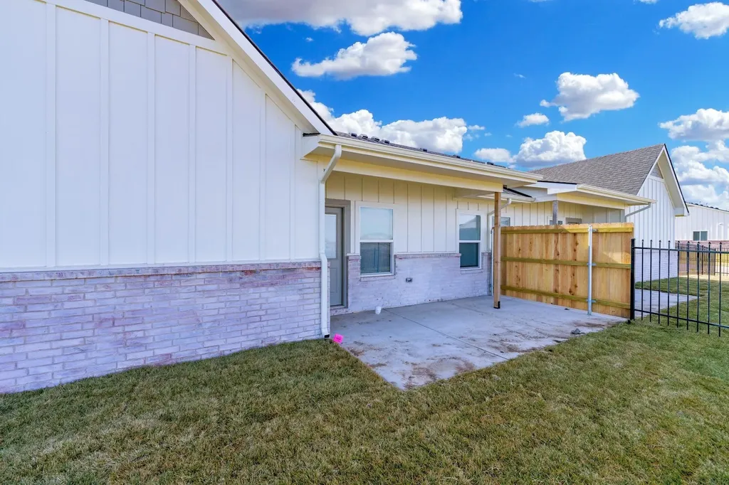 2430 S Pronghorn Street Goddard KS 67052