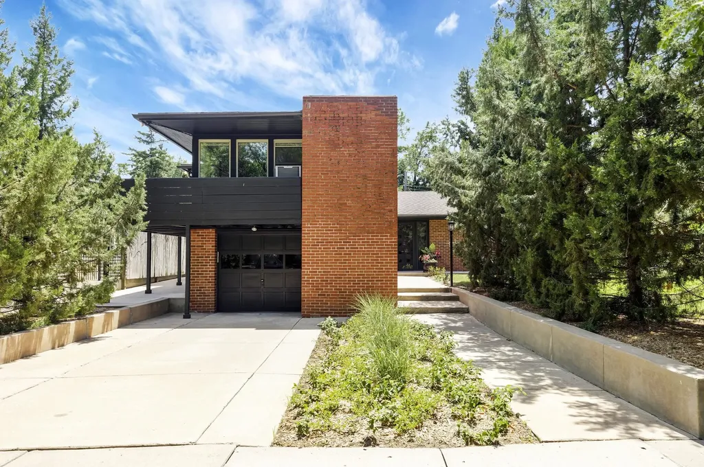3615 E Mossman Avenue Wichita KS 67208