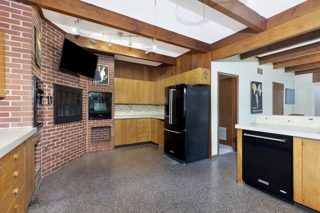 3615 E Mossman Avenue Wichita KS 67208