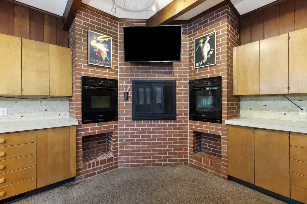 3615 E Mossman Avenue Wichita KS 67208