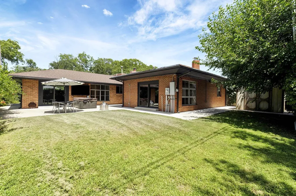3615 E Mossman Avenue Wichita KS 67208
