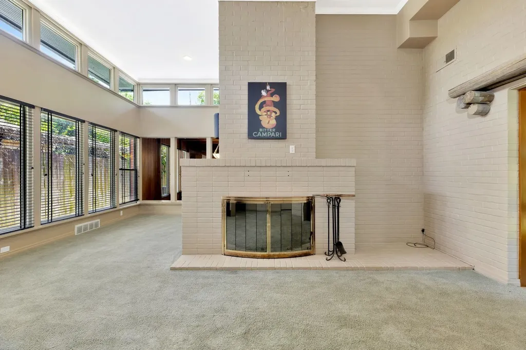 3615 E Mossman Avenue Wichita KS 67208