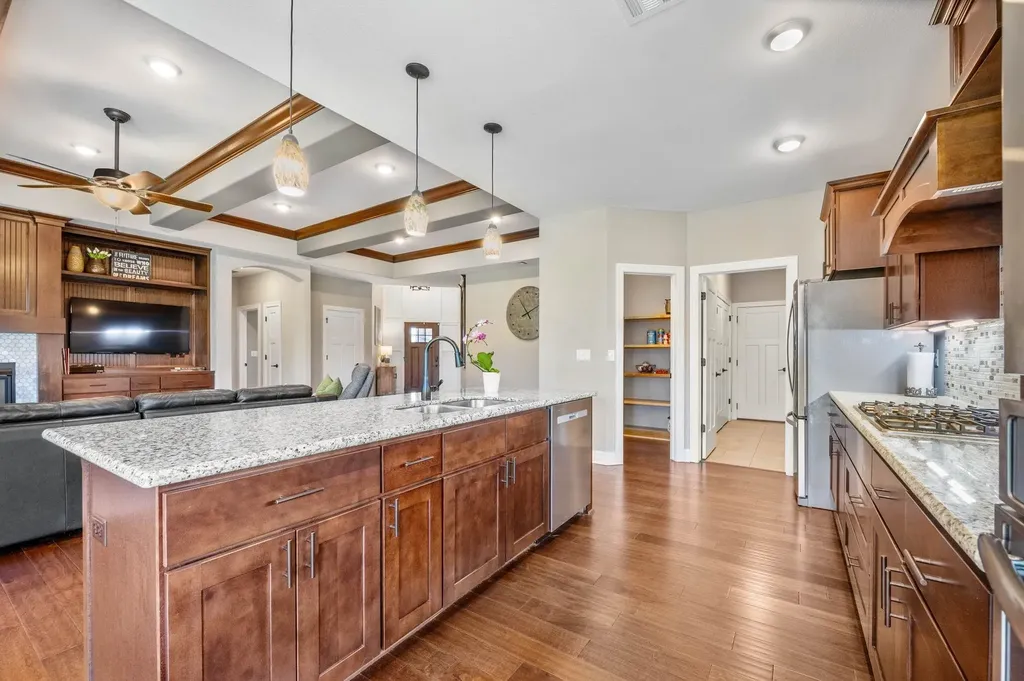 5111 N Remington Street Bel Aire KS 67226