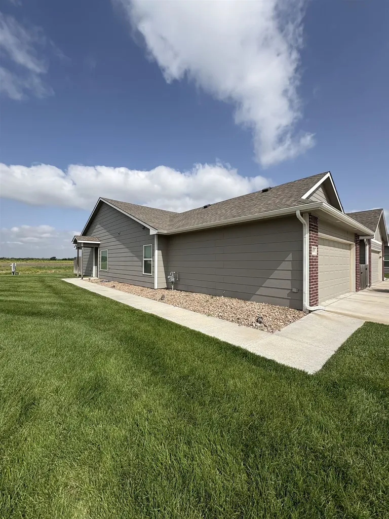 2805-2807 W 55th Court N Wichita KS 67204