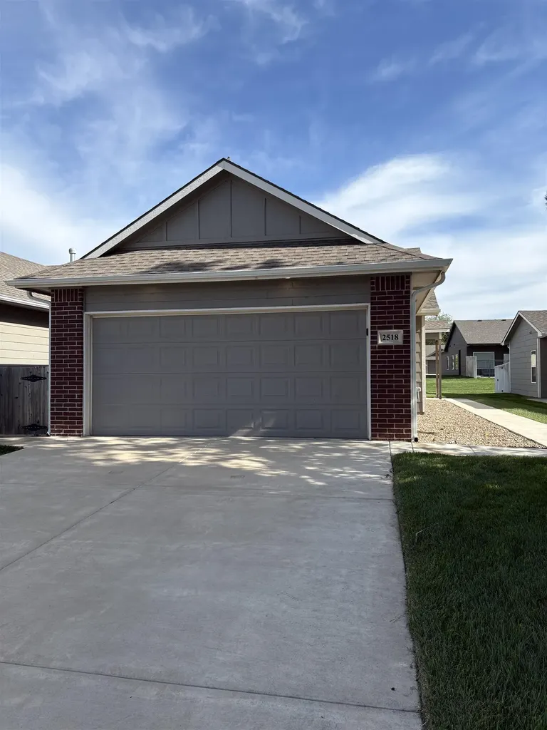 2811-2813 W 55th Court N Wichita KS 67204