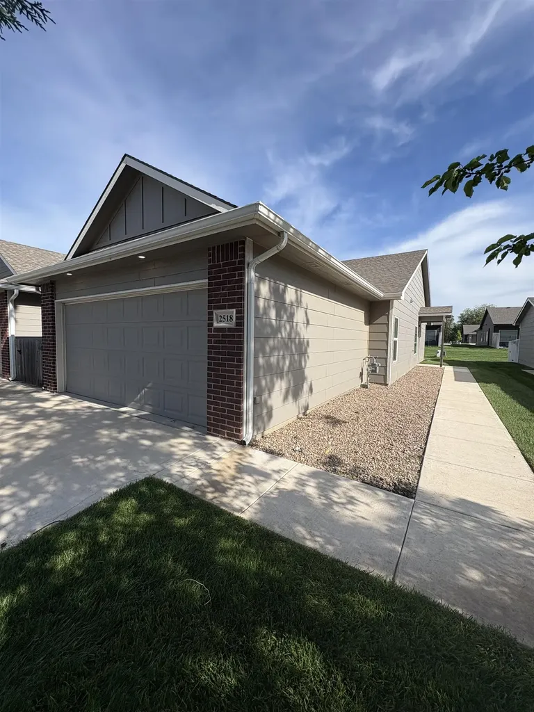 2811-2813 W 55th Court N Wichita KS 67204