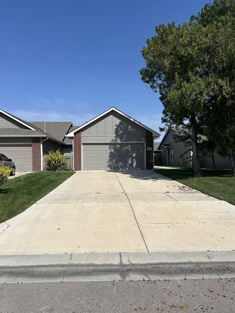 2811-2813 W 55th Court N Wichita KS 67204
