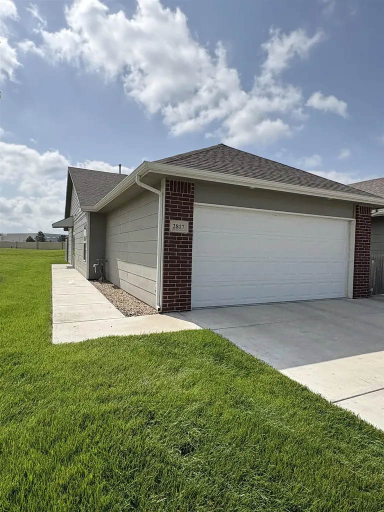 2817-2819 W 55th Street N Wichita KS 67204