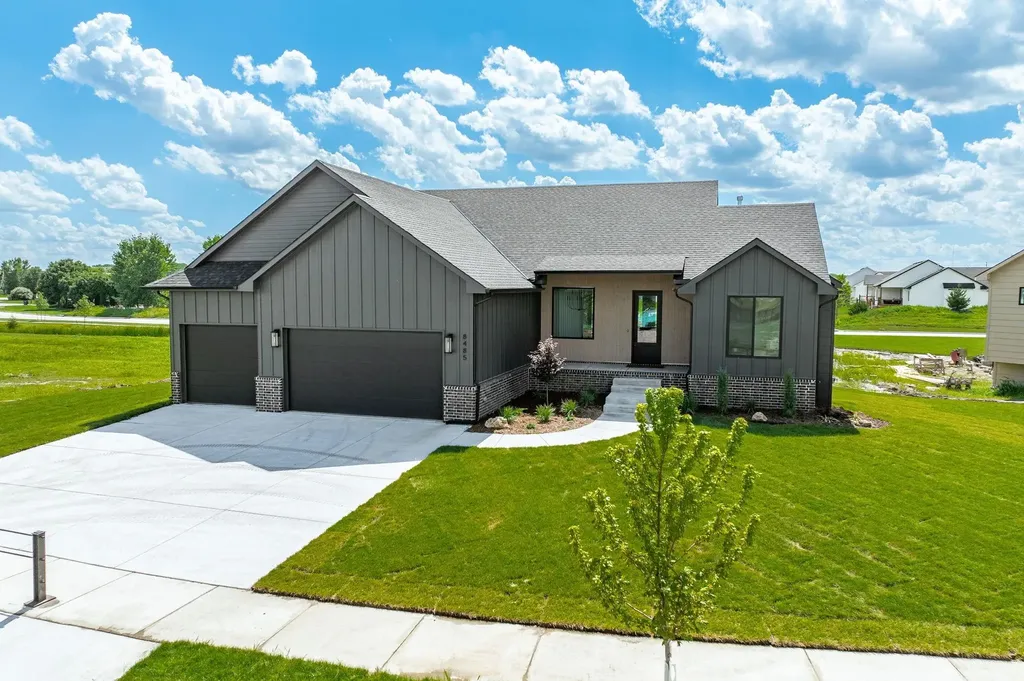 8485 Pebble Street Maize KS 67101