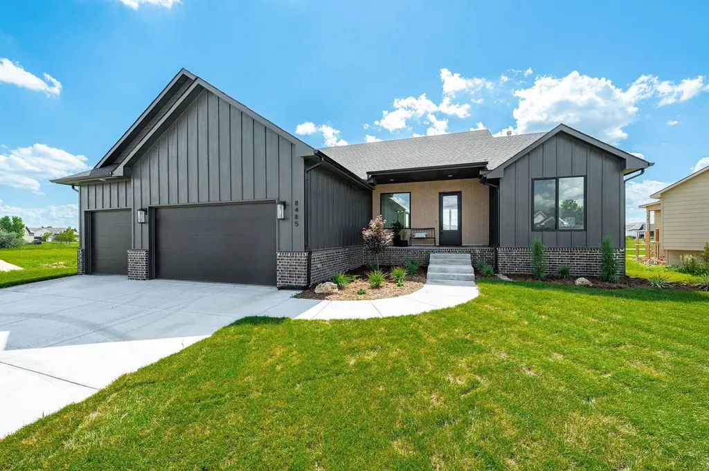 8485 Pebble Street Maize KS 67101