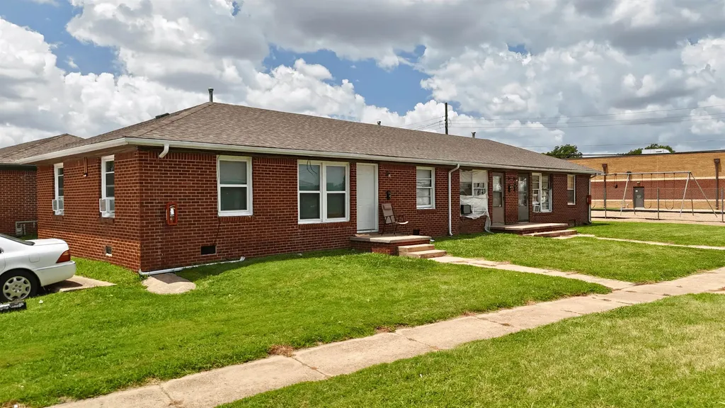 807-811 S San Pablo Wichita KS 67207