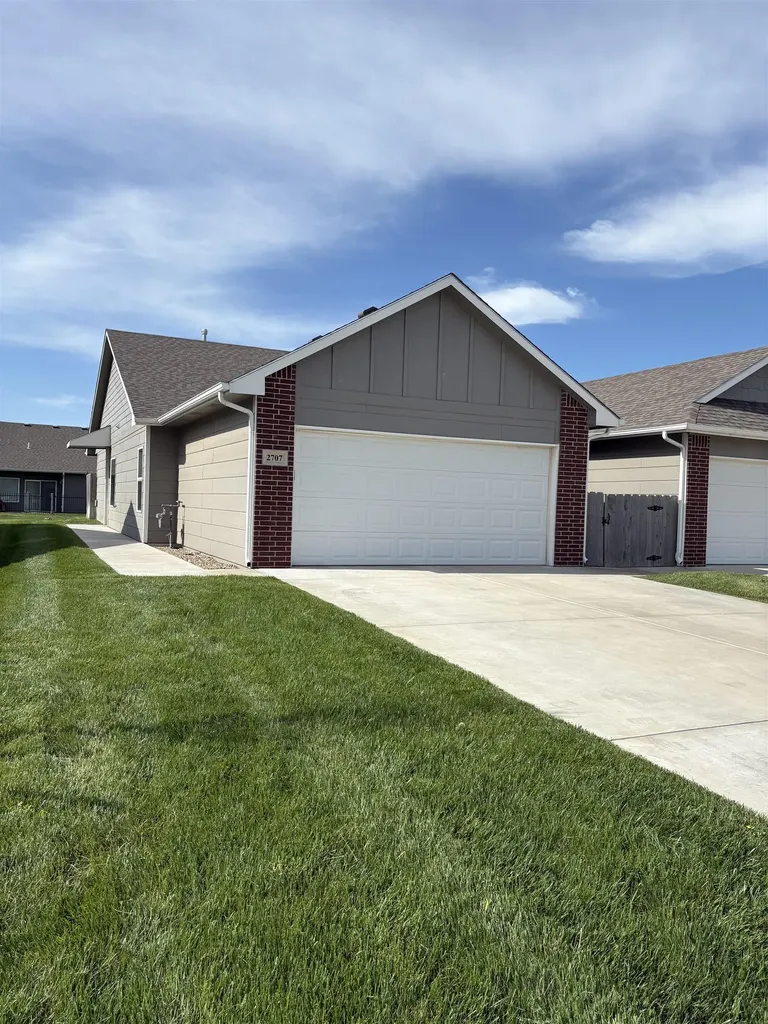 2707-2709 W 55th Street N Wichita KS 67204