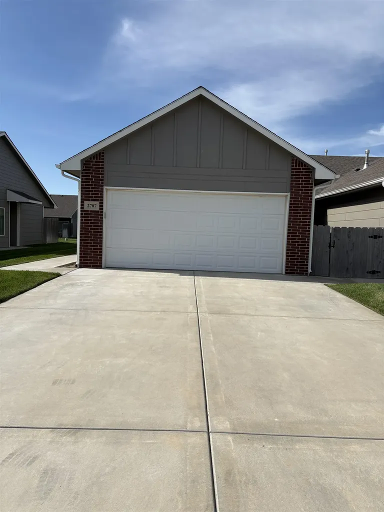 2707-2709 W 55th Street N Wichita KS 67204