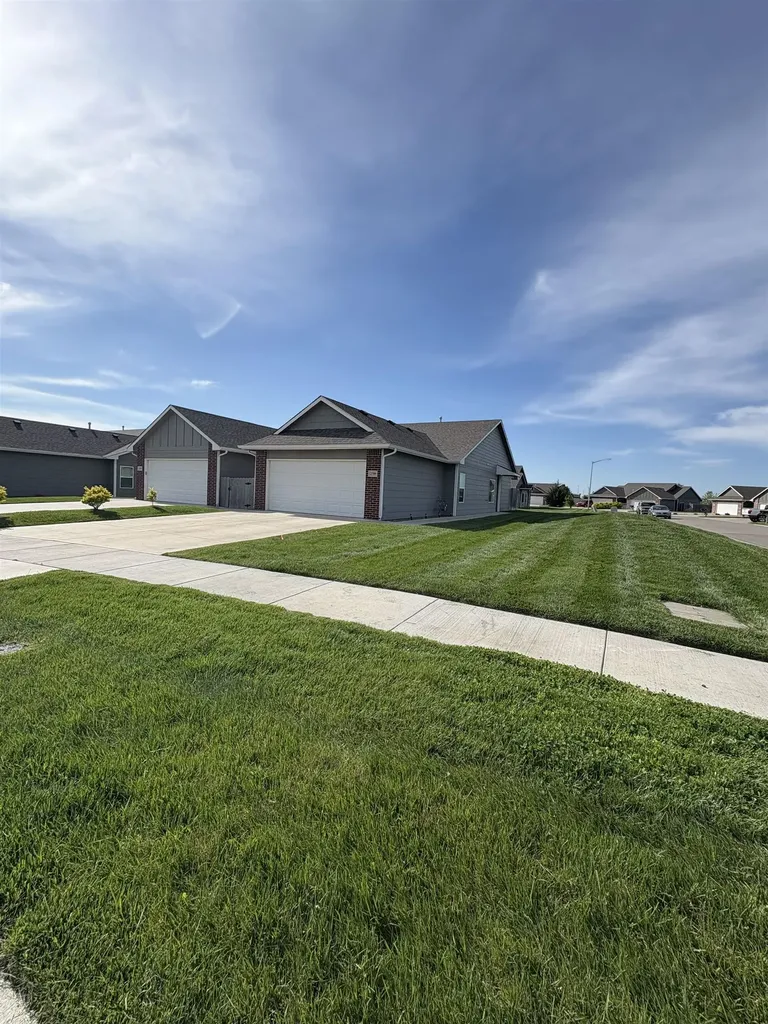 2707-2709 W 55th Street N Wichita KS 67204