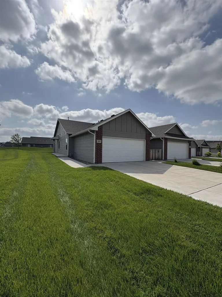 2605-2607 W 55th Street N Wichita KS 67204