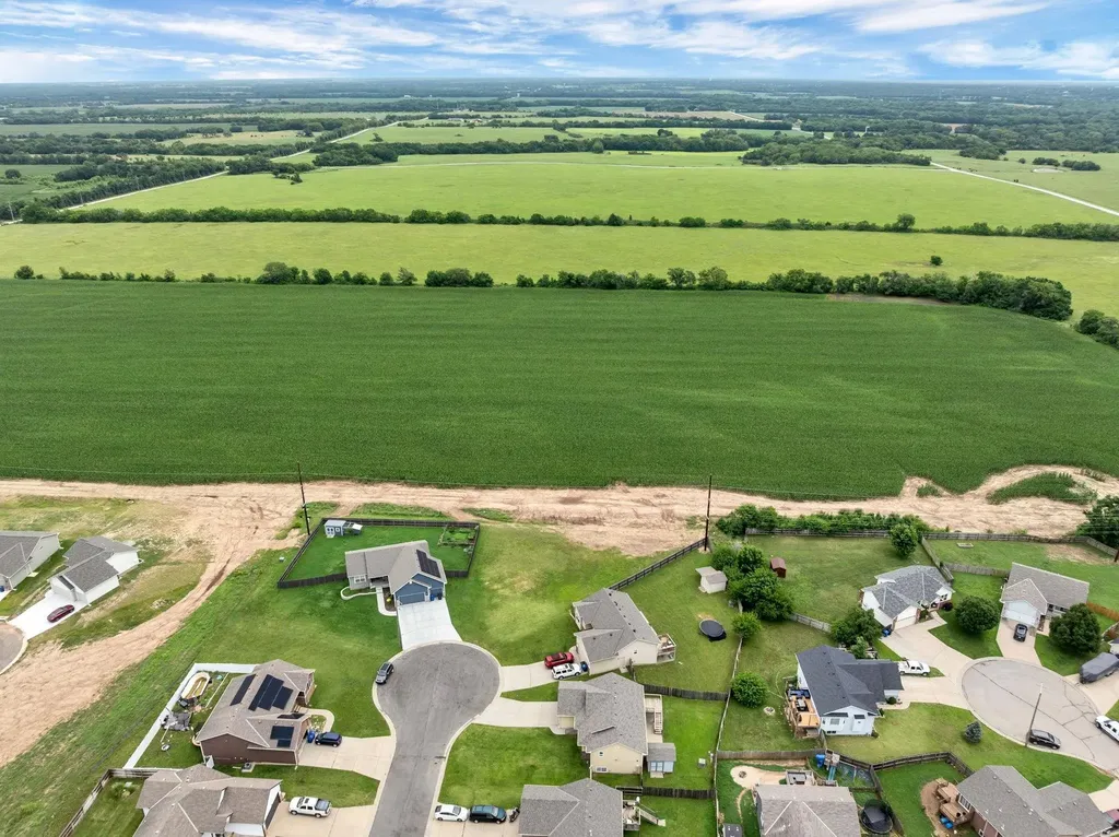 1033 E Bedell Court Augusta KS 67010