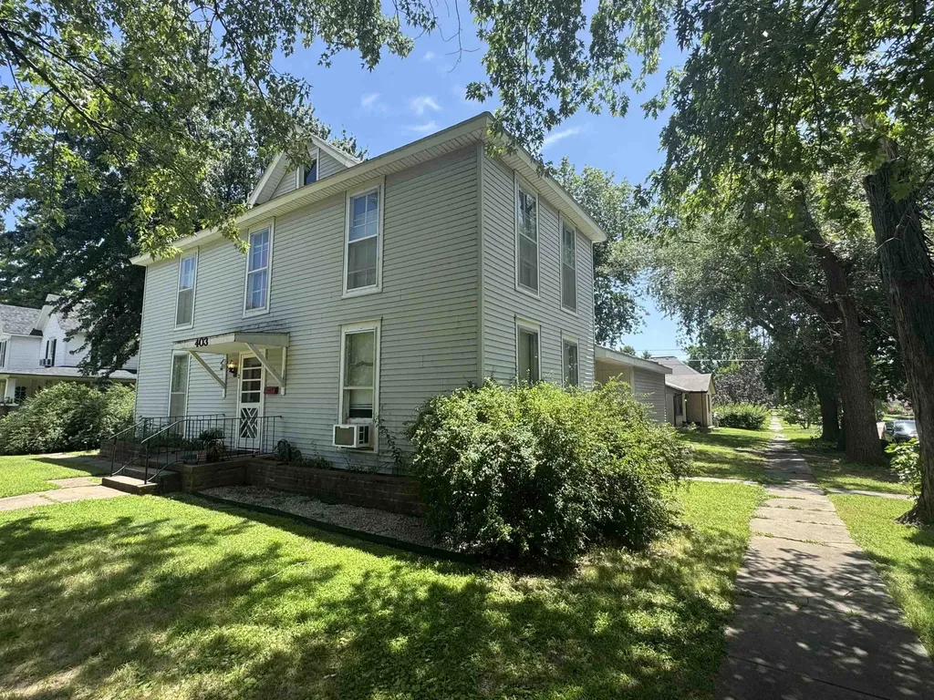 403 E 11th Avenue Winfield KS 67156