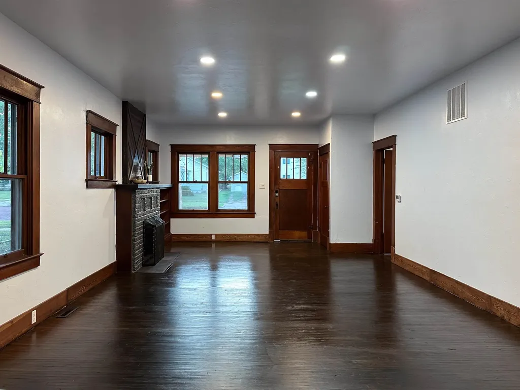 616 N 4th Street Arkansas City KS 67005
