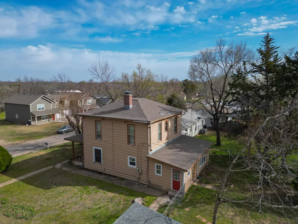 825 N 7th Street Arkansas City KS 67005