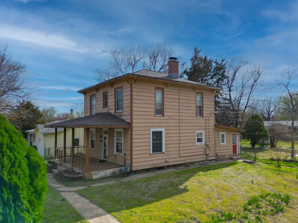 825 N 7th Street Arkansas City KS 67005